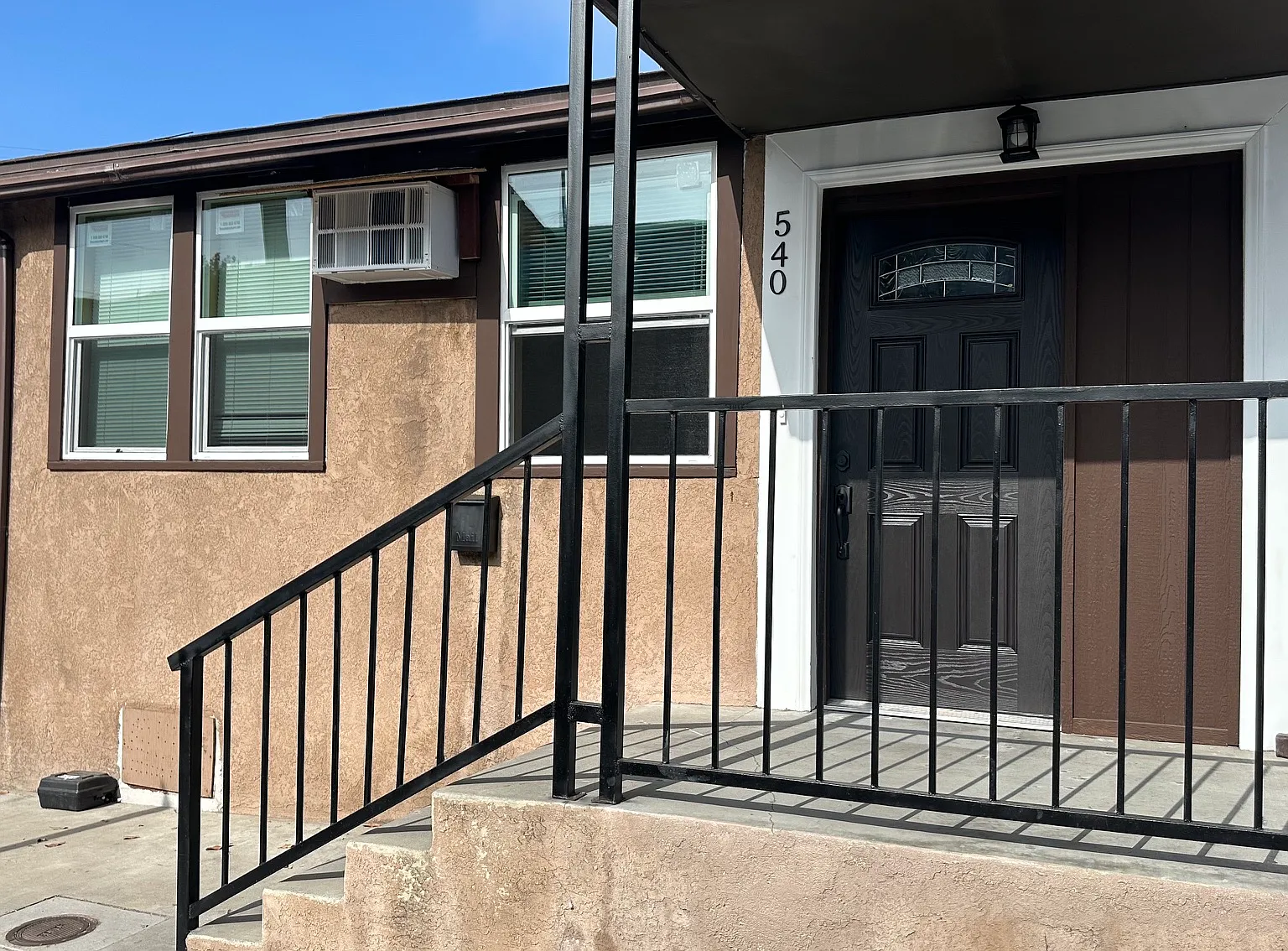 2 bed, 600 sqft, $2,500 — Photo 1