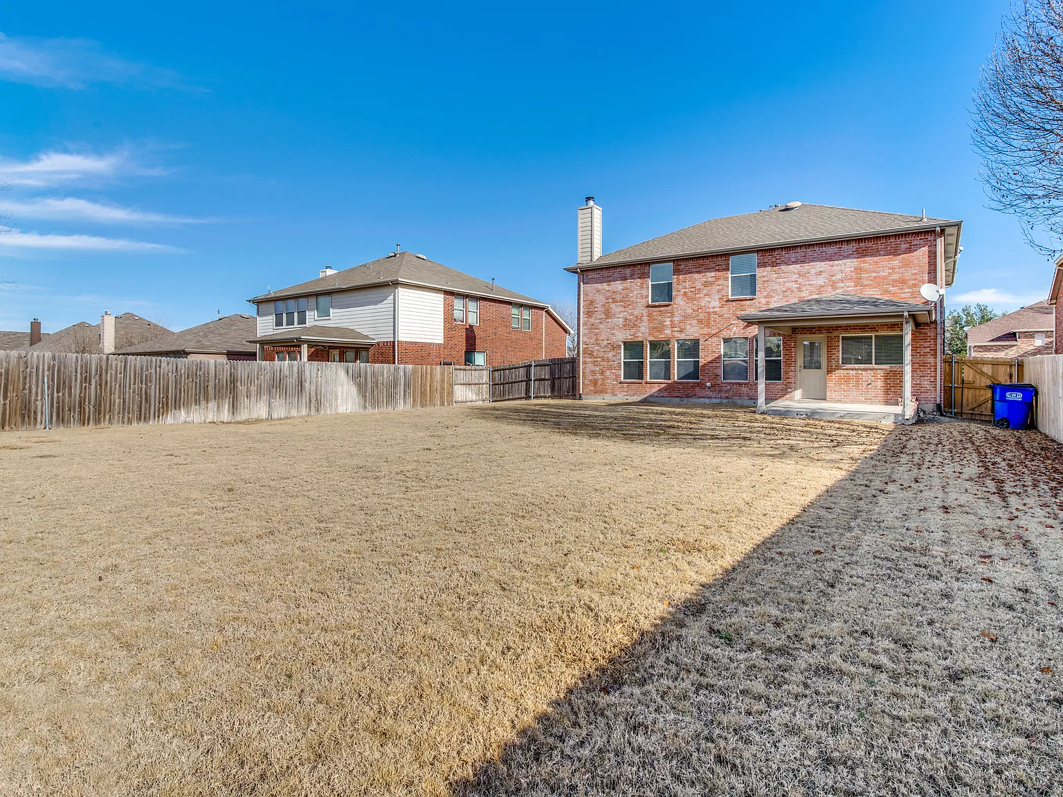 4 bed, 2.5 bath, 2074 sqft, $2,400 — Photo 4
