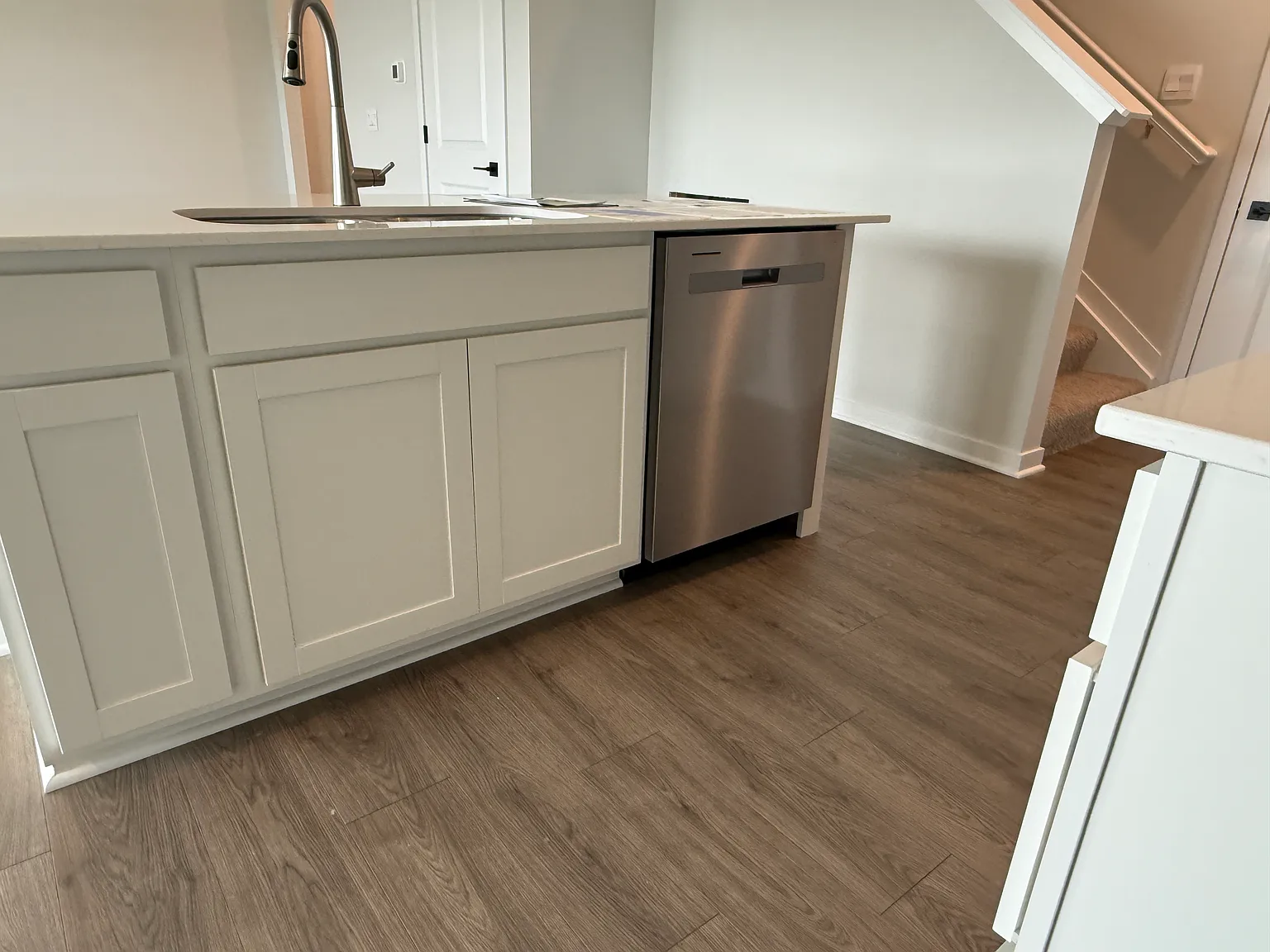 3 bed, 1635 sqft, $2,400 — Photo 4