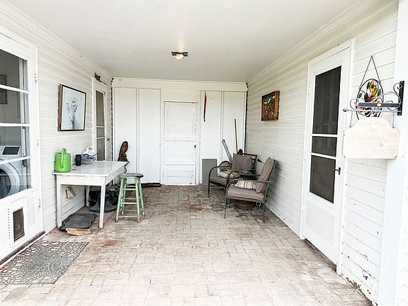 4th image of 4008 Country Club Rd