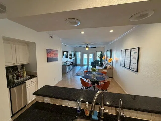 2 bed, 2.0 bath, 1188 sqft, $1,850 — Photo 4