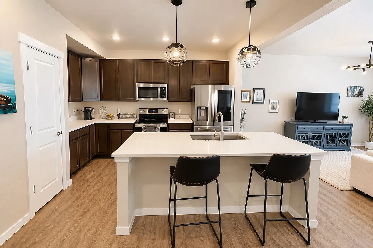 3 bed, 2.5 bath, 1798 sqft, $3,200 — Photo 3
