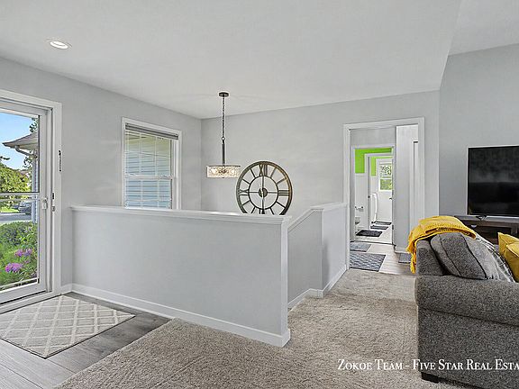 5th image of 2130 Canterbury Ln