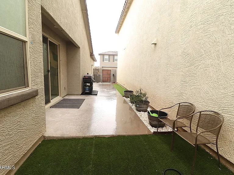 15257 W Sherman St — Photo 13