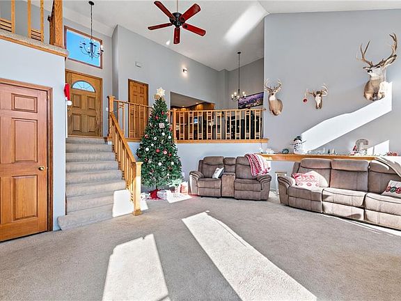 5th image of 8007 W 99th St