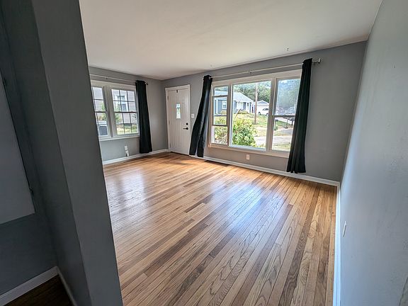 3rd image of 4933 N Glenaire Ct