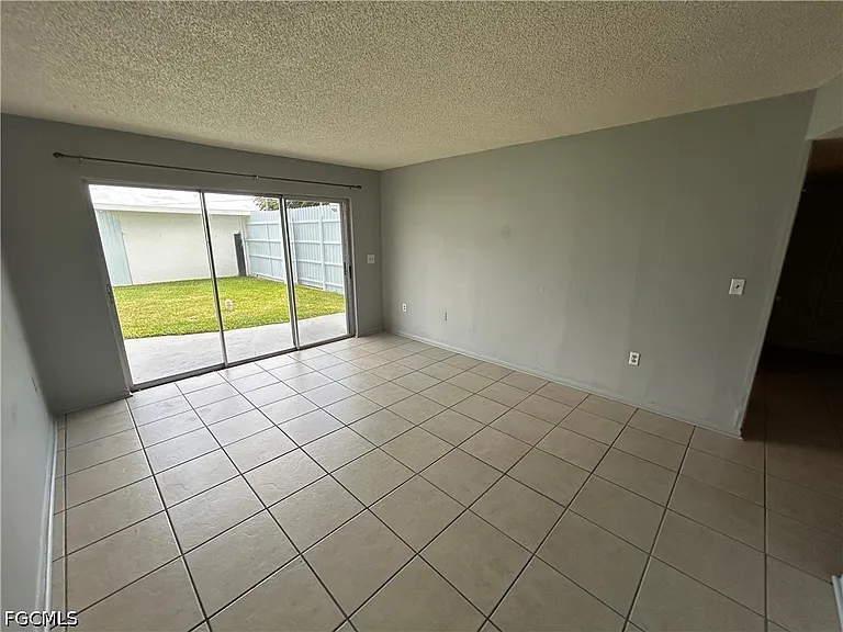3704 Broadway #101 — Photo 2