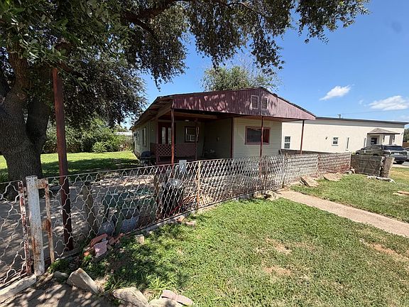 2nd image of 207 W Devon Pl