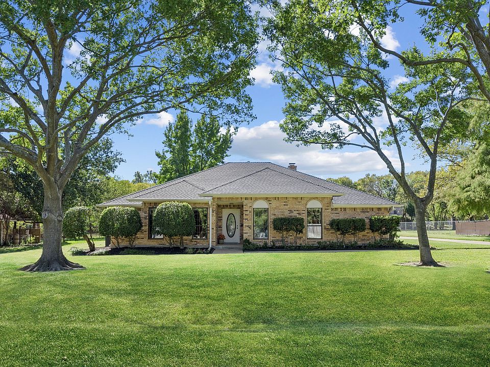 1st image of 1261 Emerald Cir