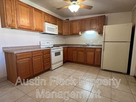3rd image of 7930 E Latham St