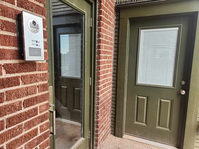 2529 E Admiral Pl #A — Photo 7