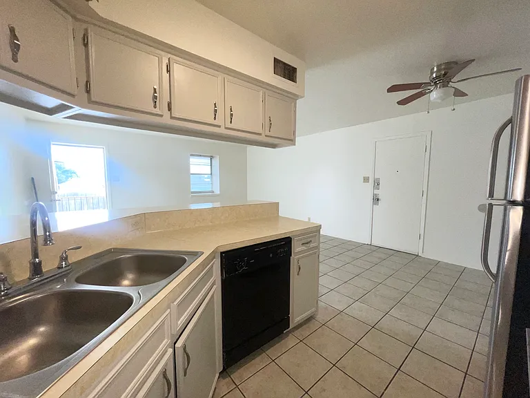 1229 Wilson St #2 — Photo 9