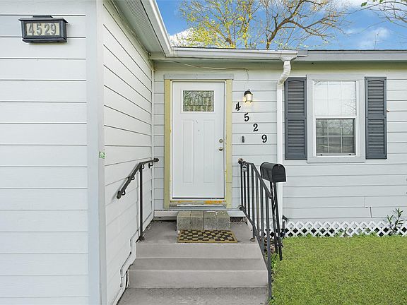 2nd image of 4529 Perry St