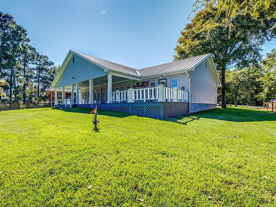 1st image of 213 Lake Dr