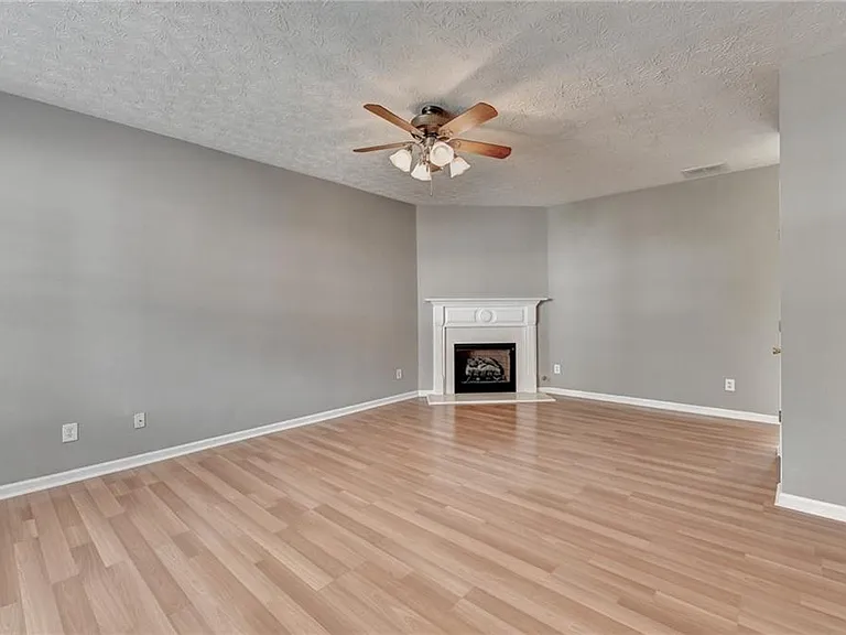 3067 Kentmere Dr — Photo 6