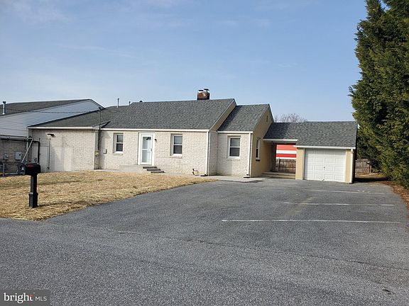 3rd image of 8 Virginia Ave