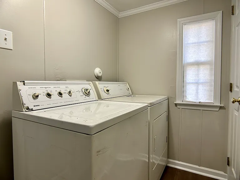2145 Winston Rd — Photo 16