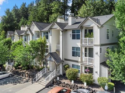 23420 SE Black Nugget Road #G103, Issaquah, WA, 98029