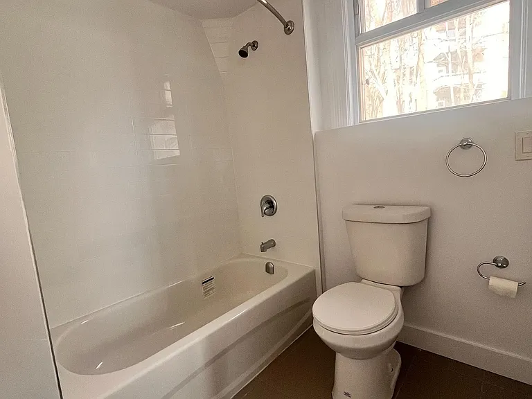 96 Springhurst Ave #3 — Photo 10