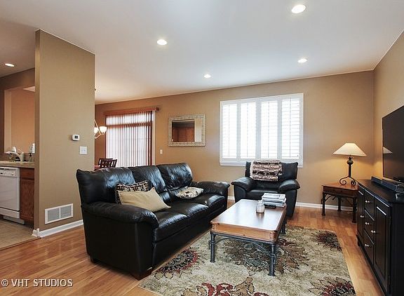 2nd image of 2200 Braeburn Dr Unit B
