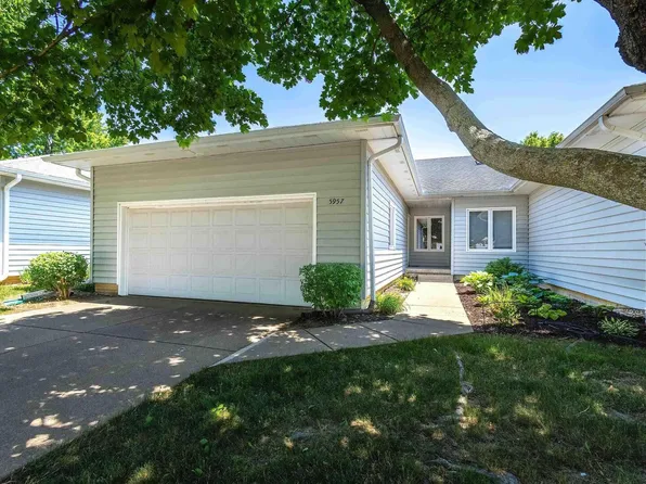 5957 Crow Valley Park Dr, Davenport, IA 52807