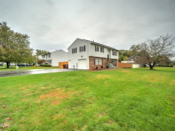 1 Laurel Lane, Schenectady, NY 12304