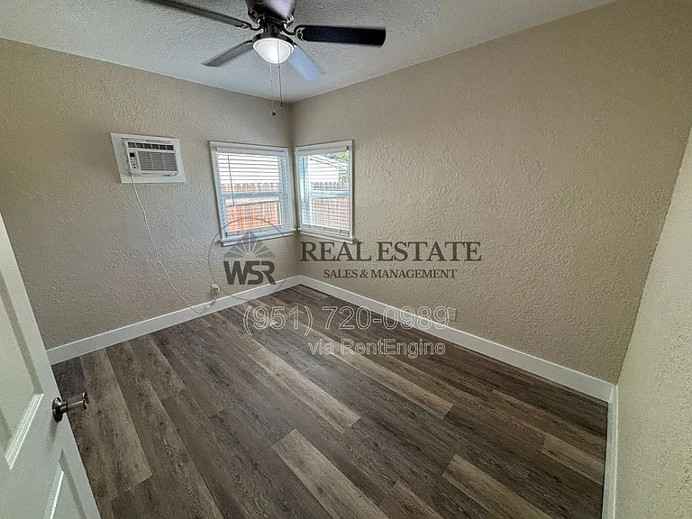 3845 Strong St — Photo 20