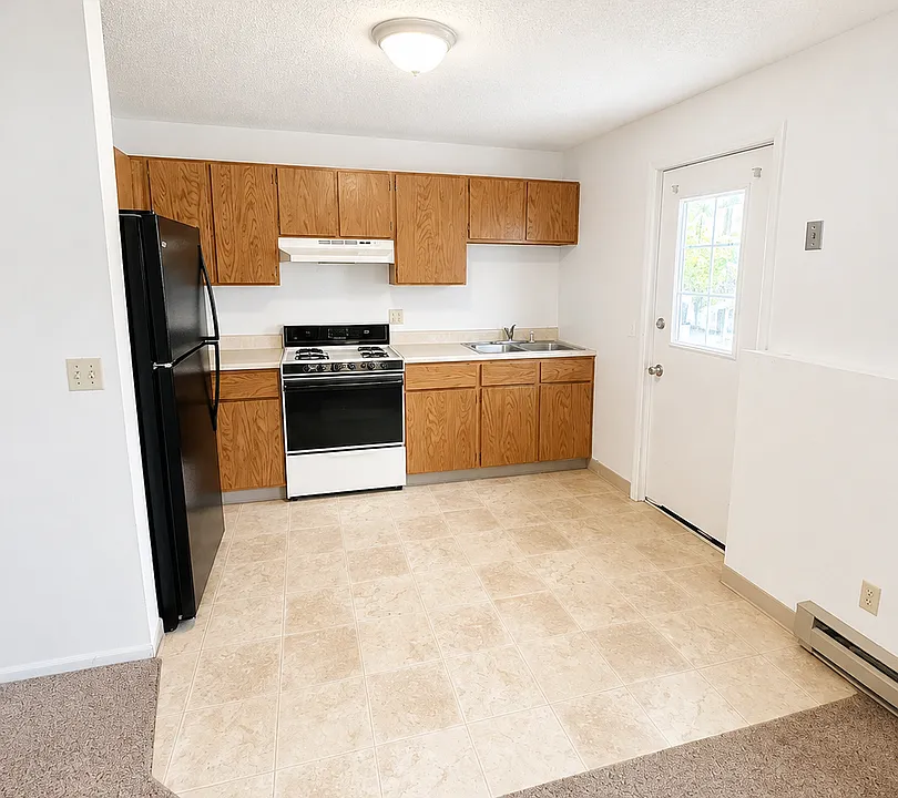 1537 Westchester Sq E