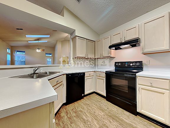 5th image of 12750 Turtle Lake Ln