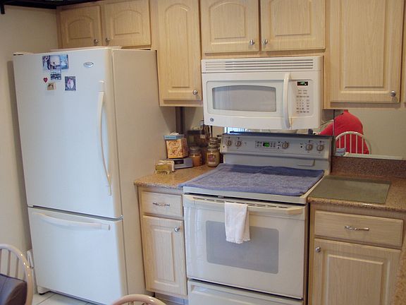 2nd image of 15508 Bottlebrush Cir