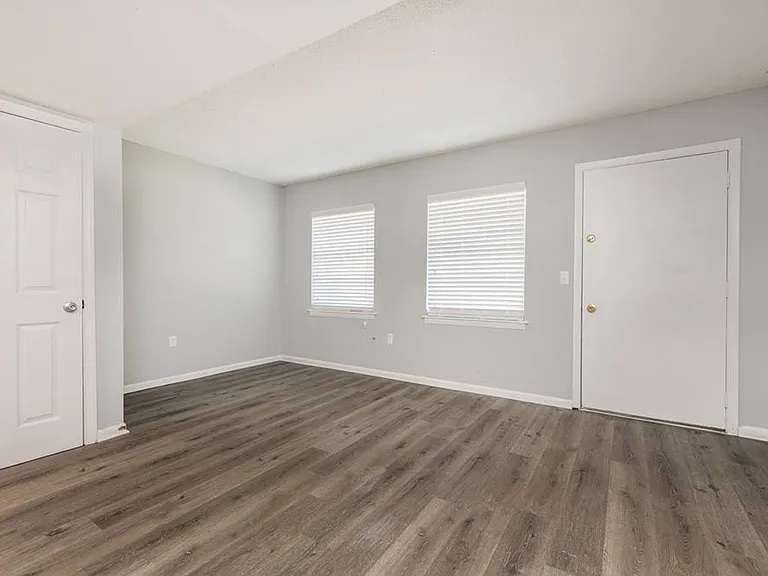 Carolina Breeze Apartments — Photo 26