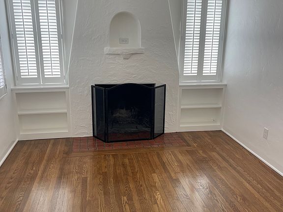 3rd image of 410 Rosemont St #410
