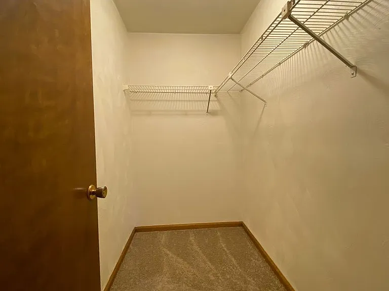 111 Edgewater Vlg #6 — Photo 10