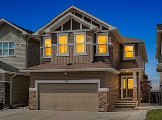 152 Redstone Vlg NE, Calgary, AB T3N 0N1