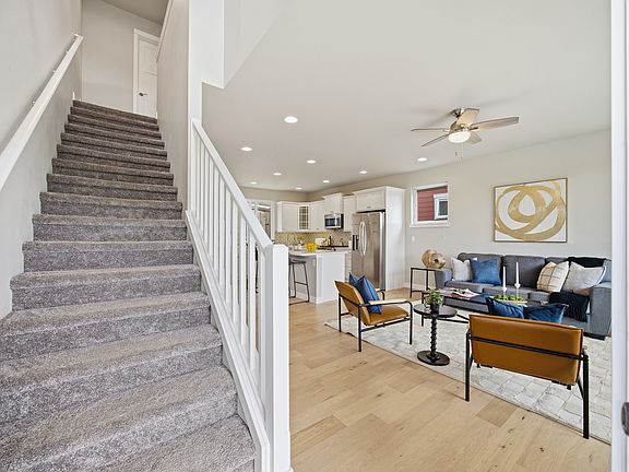 5th image of 712 Blackstone Ln