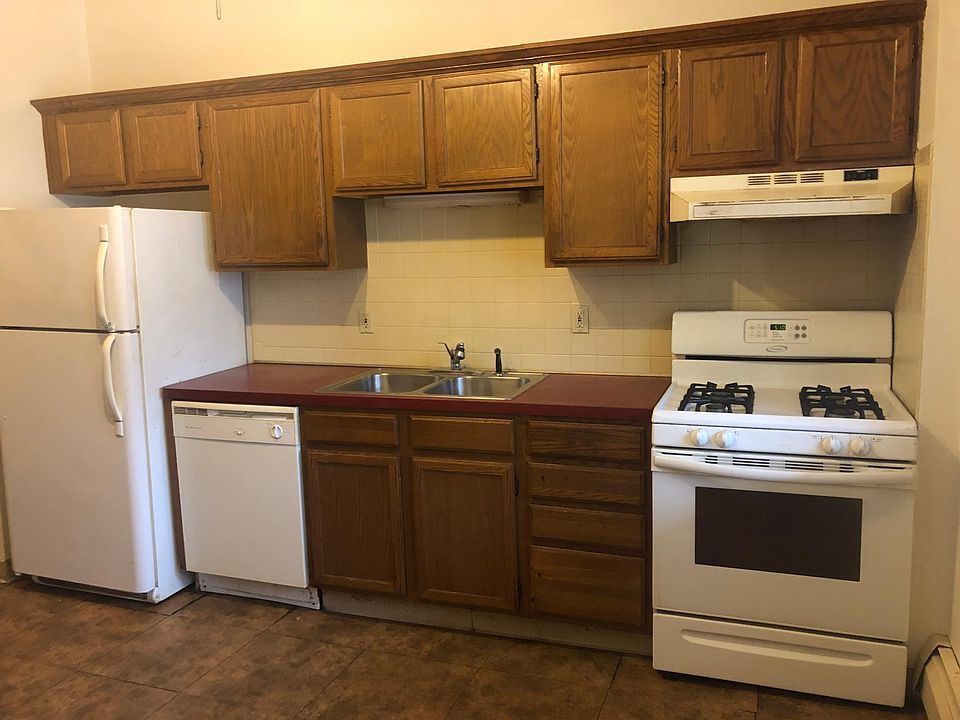 1st image of 267 Franklin St APT 3