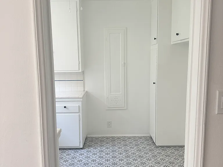 1009 N Sweetzer Ave #6 — Photo 8