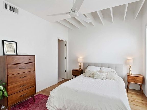 5th image of 3122 Saint Thomas St Unit 3122