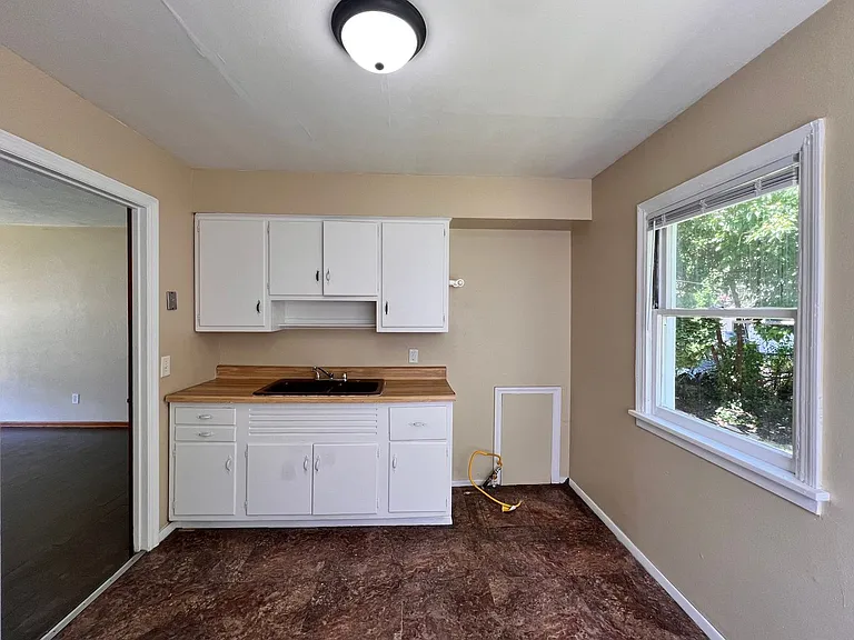 405 E Manhattan Blvd — Photo 3