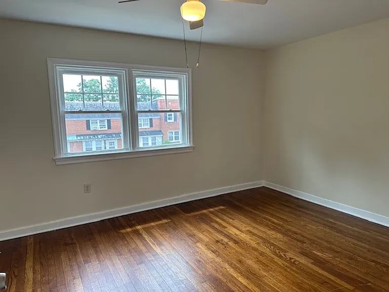 2428 Mercer St — Photo 11