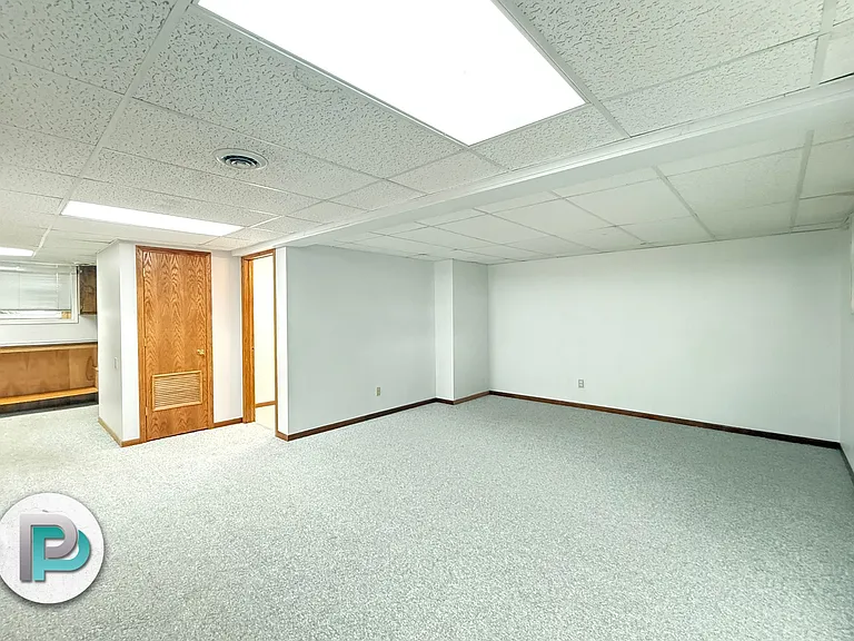 119 E North St #119 — Photo 20
