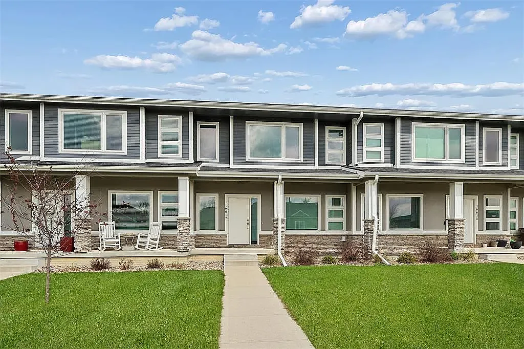 3 bed, 1864 sqft, $2,200 — Photo 1