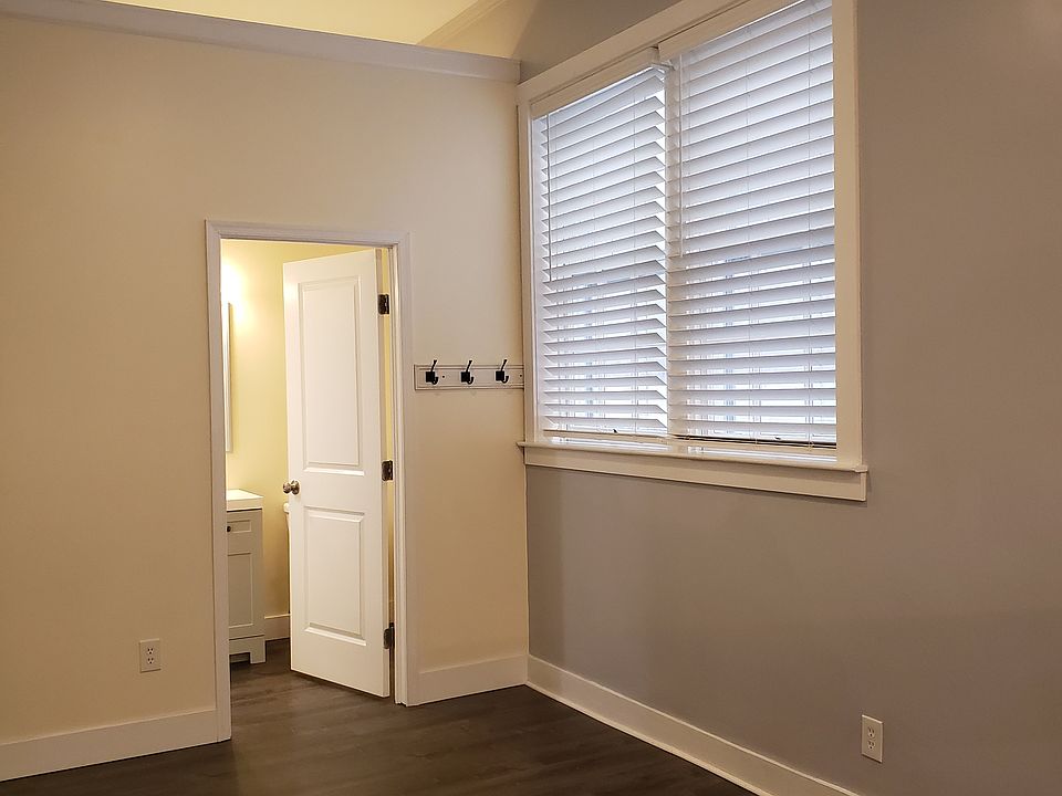 2nd image of 48 Chambersburg St APT 16