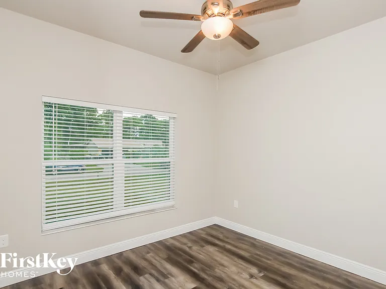 926 Braganza Ave SE — Photo 10