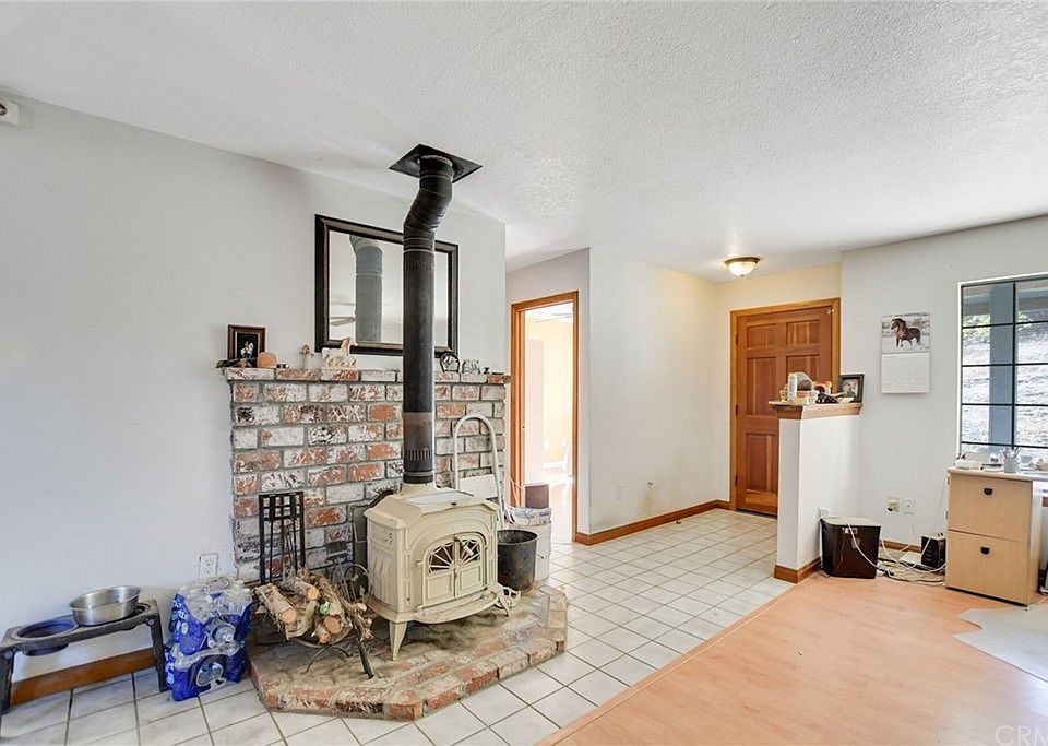 10634 Mesquite St, Oak Hills, CA 92344 Zillow