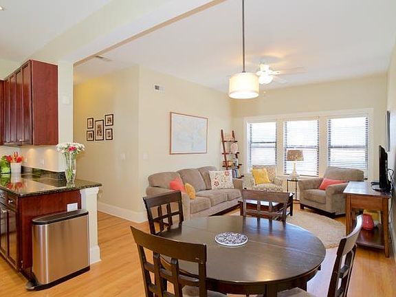 3rd image of 733 W Waveland Ave APT 3