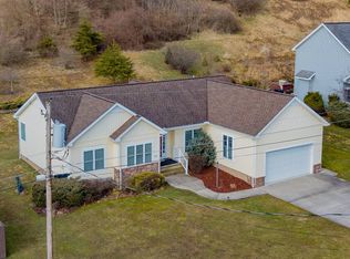 215 Evergreen Dr, Buckhannon, WV 26201