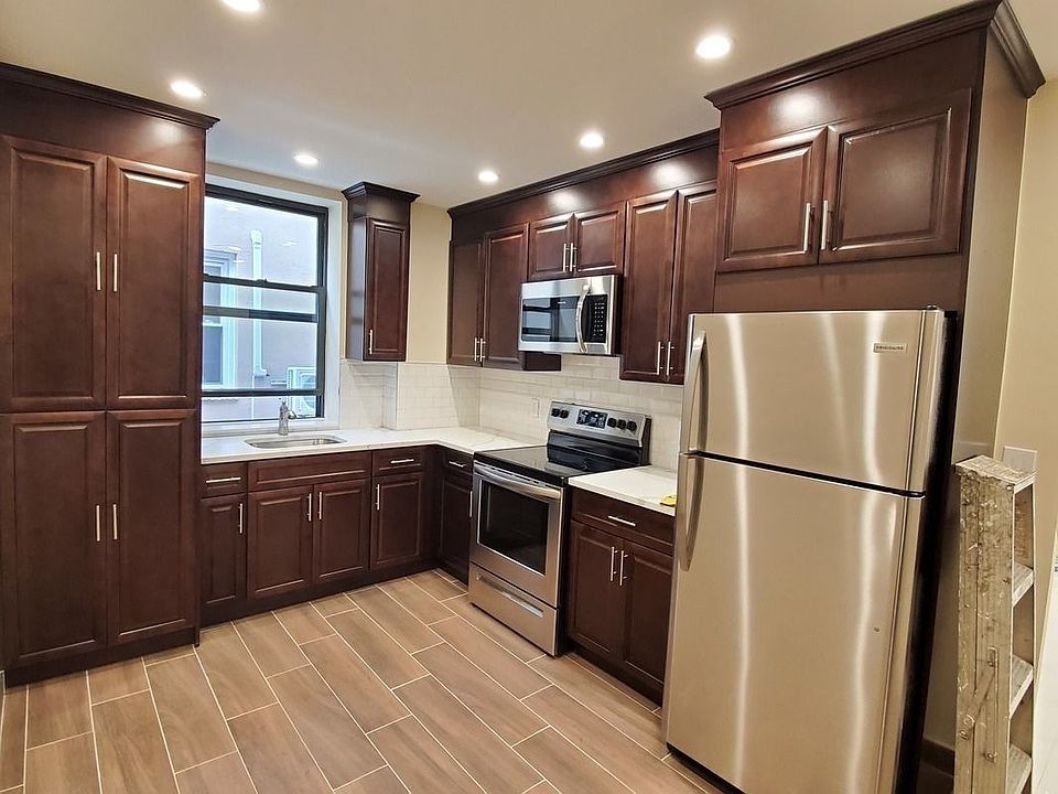 2nd image of 25-28 33rd St #1LL