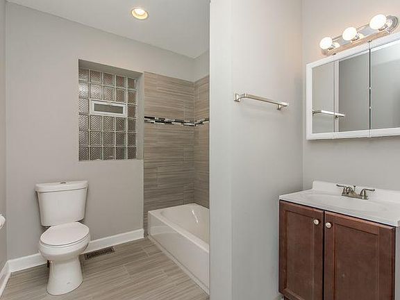 3rd image of 9233 S Bishop St #2
