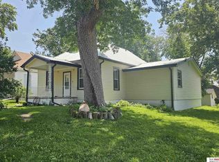 1022 6th St, Fairbury, NE 68352